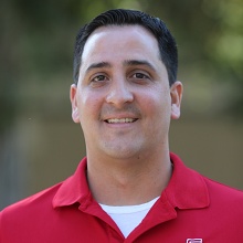 Ray Luna headshot