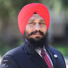 Gurminder Sangha headshot